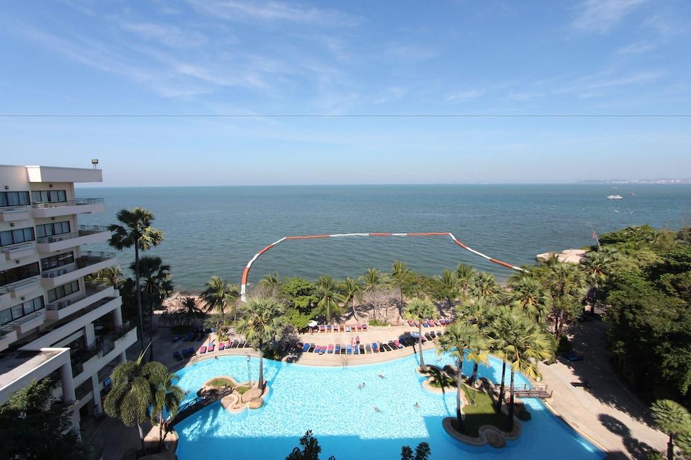 אתר נופש Garden Sea View 5*