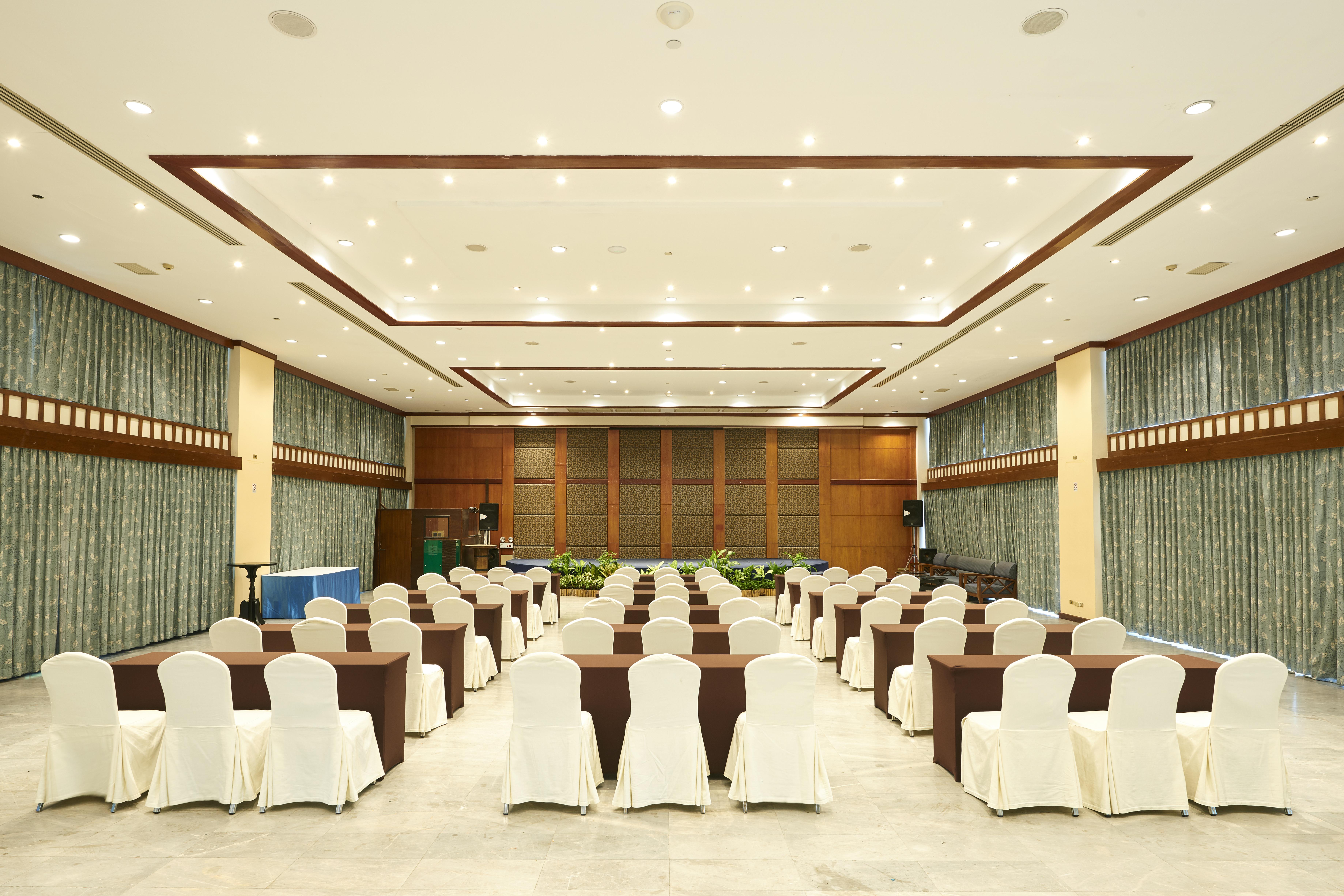 सहारा Garden Sea View 5*